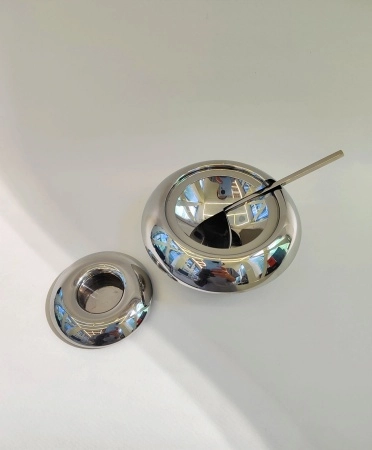 Сахарница с ложкой