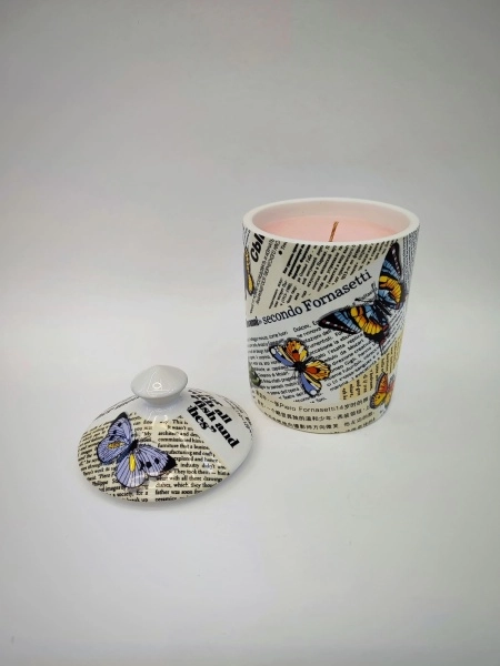 Ароматизированная свеча в керамическом стакане с крышкой, 300 гр