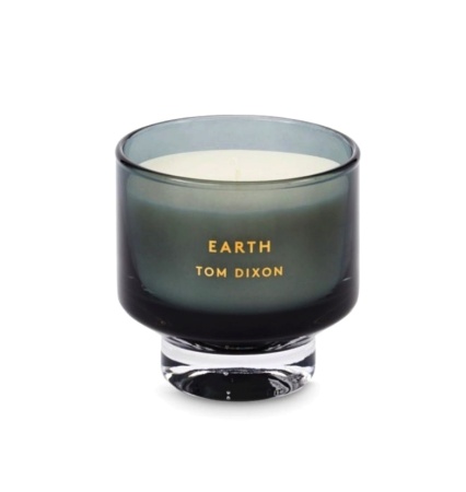 Свеча в стеклянном подстаканнике