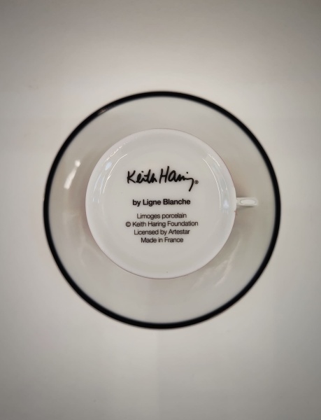 Набор посуды: 2 чашки + 2 тарелки